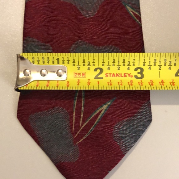 Giorgio Armani Tie/ Burgundy Print - Picture 7 of 8